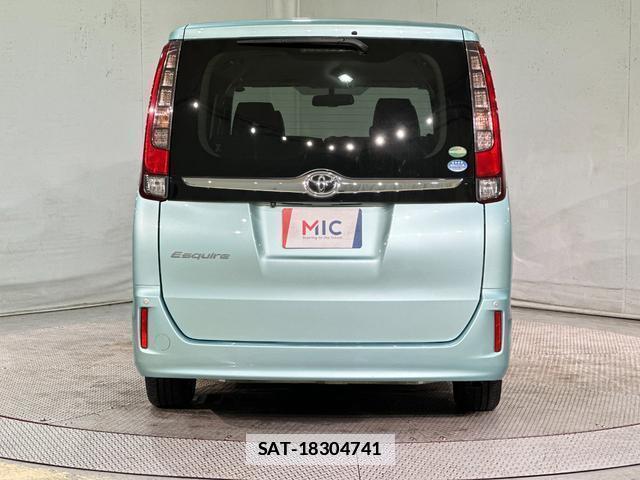 Toyota ESQUIRE 2015-04 7812316-19