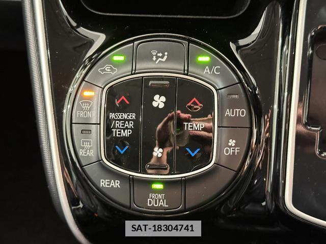 Toyota ESQUIRE 2015-04 7812316-6