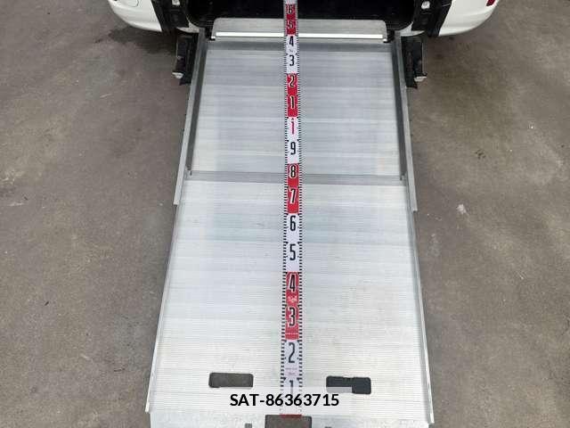 Toyota ESQUIRE 2016-03 7815328-3