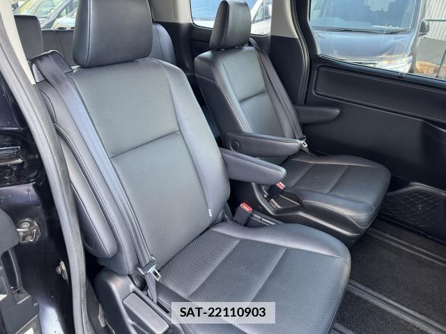 Toyota ESQUIRE 2015-03 7815569-5