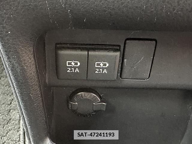 Toyota ESQUIRE 2018-06 7815626-11