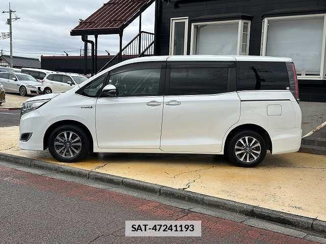 Toyota ESQUIRE 2018-06 7815626-18