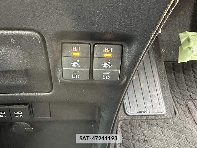 Toyota ESQUIRE 2018-06 7815626-6