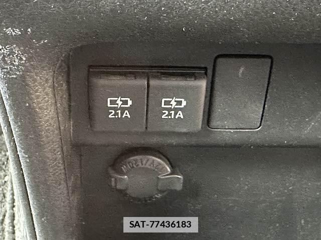 Toyota ESQUIRE 2019-01 7815629-13