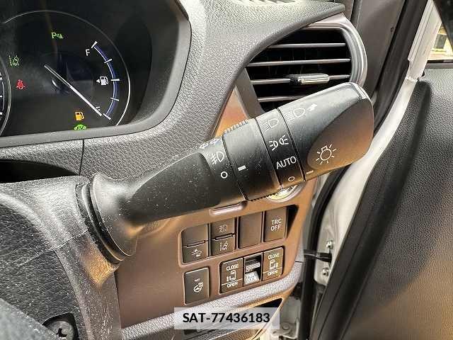Toyota ESQUIRE 2019-01 7815629-14