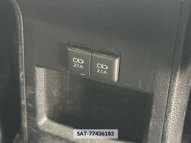 Toyota ESQUIRE 2019-01 7815629-19