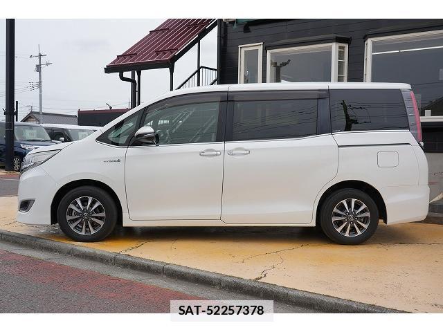Toyota ESQUIRE 2017-08 7815706-17