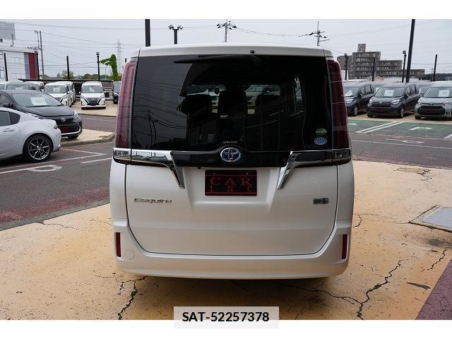 Toyota ESQUIRE 2017-08 7815706-2