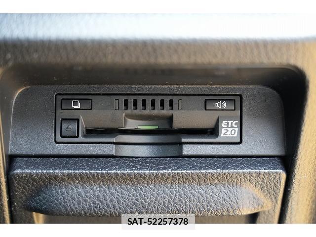 Toyota ESQUIRE 2017-08 7815706-9
