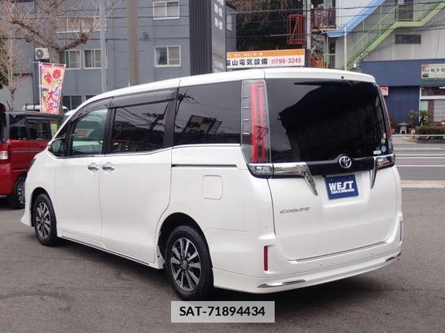 Toyota ESQUIRE 2019-05 7817482-1
