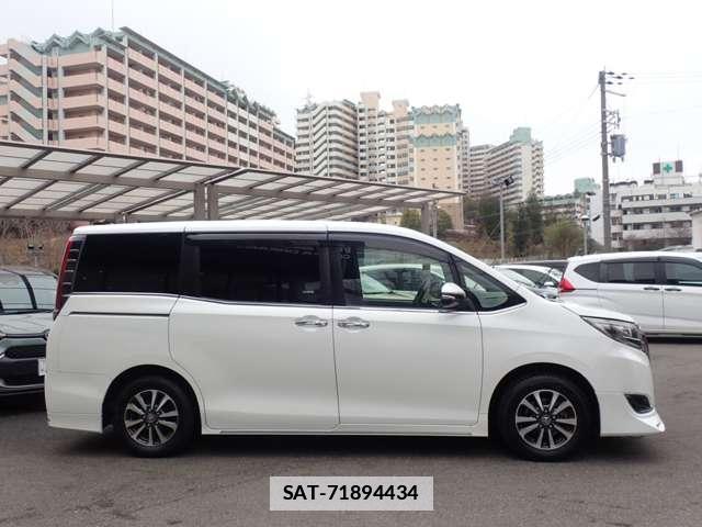Toyota ESQUIRE 2019-05 7817482-15