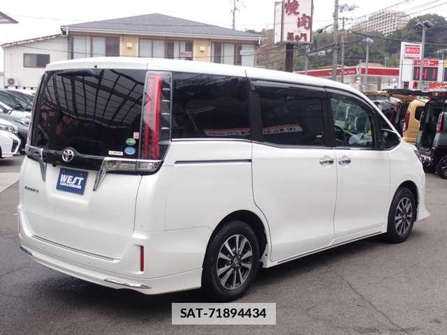 Toyota ESQUIRE 2019-05 7817482-16