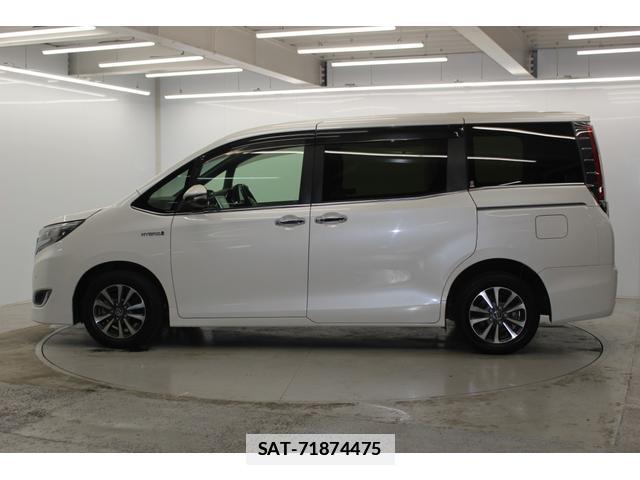 Toyota ESQUIRE 2018-05 7818445-8