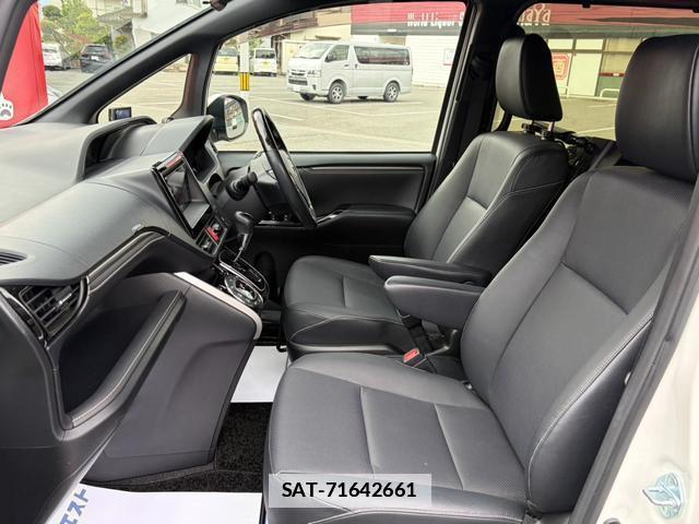 Toyota ESQUIRE 2018-10 7818927-8