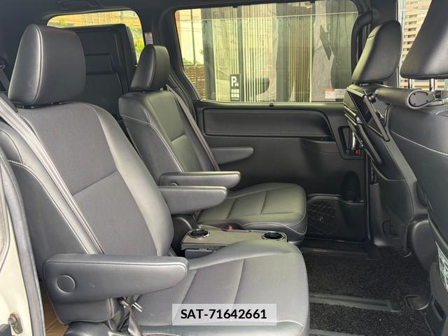 Toyota ESQUIRE 2018-10 7818927-9