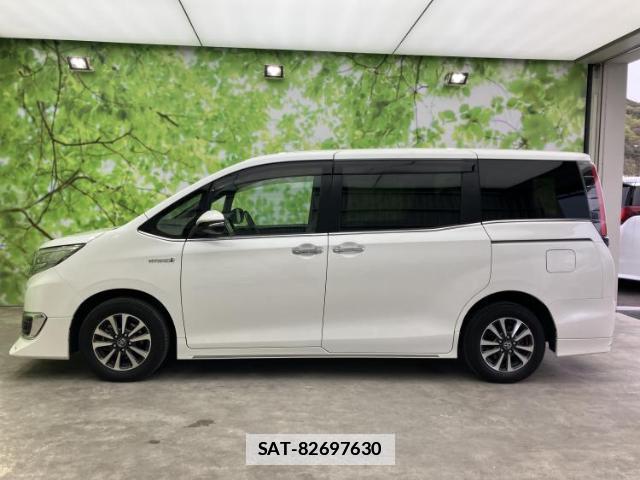 Toyota ESQUIRE 2018-03 7822368-1