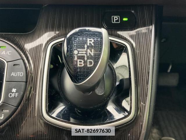 Toyota ESQUIRE 2018-03 7822368-17