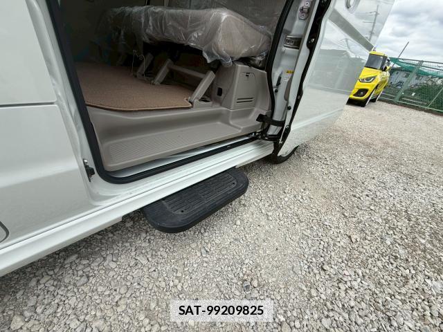 Suzuki EVERY WAGON 2025-09 7813916-11