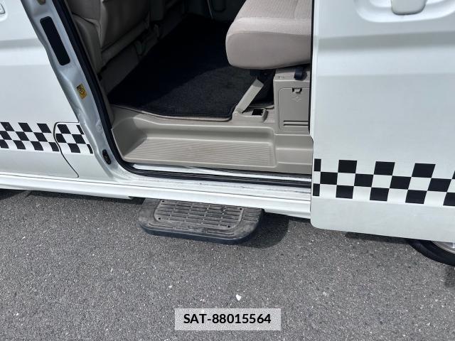 Suzuki EVERY WAGON 2017-10 7817305-10