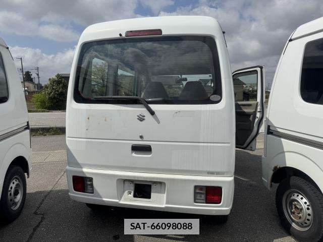 Suzuki EVERY 2012-02 7811937-2