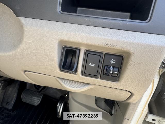 Suzuki EVERY 2014-03 7811940-15