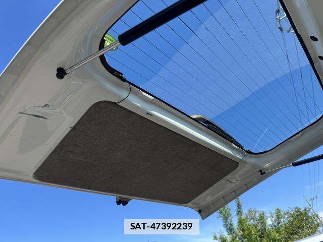 Suzuki EVERY 2014-03 7811940-16