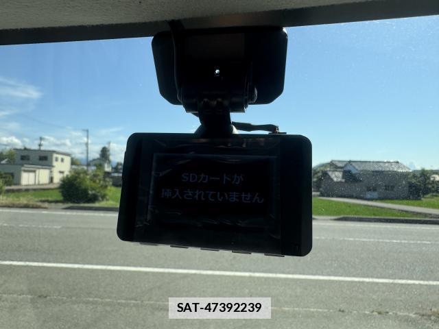 Suzuki EVERY 2014-03 7811940-17