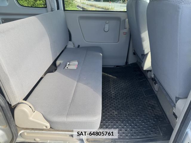 Suzuki EVERY 2014-03 7811943-10