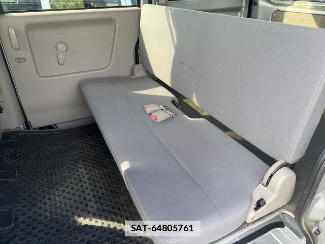 Suzuki EVERY 2014-03 7811943-11