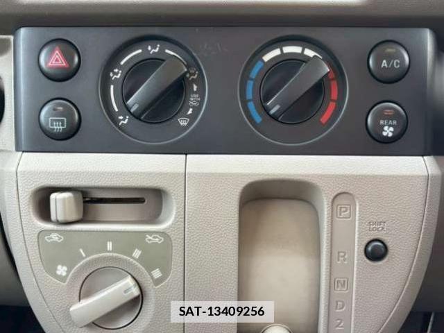 Suzuki EVERY 2011-09 7813369-14