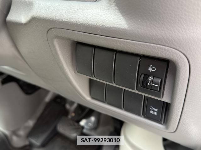 Suzuki EVERY 2018-11 7815276-18