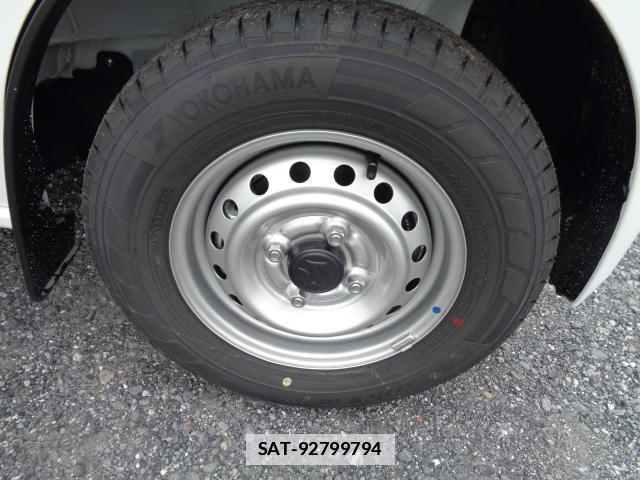 Suzuki EVERY 2025-09 7817043-15