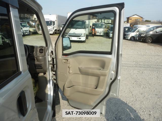 Suzuki EVERY 2019-01 7817545-15