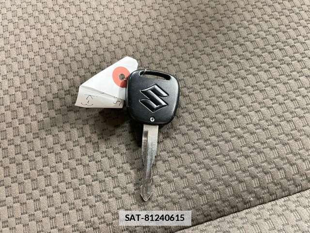 Suzuki EVERY 2023-02 7818372-3