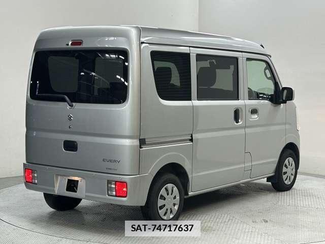Suzuki EVERY 2023-06 7818392-19