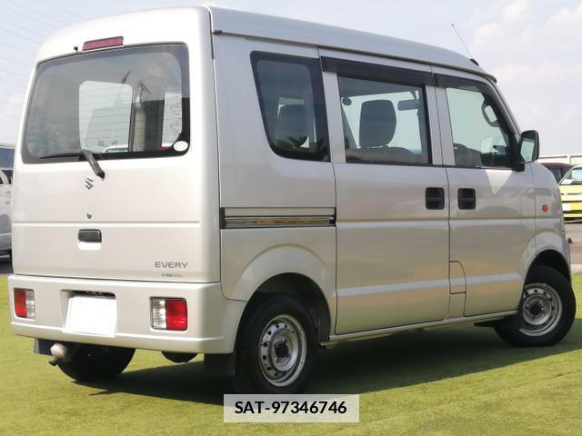 Suzuki EVERY 2012-05 7819972-1