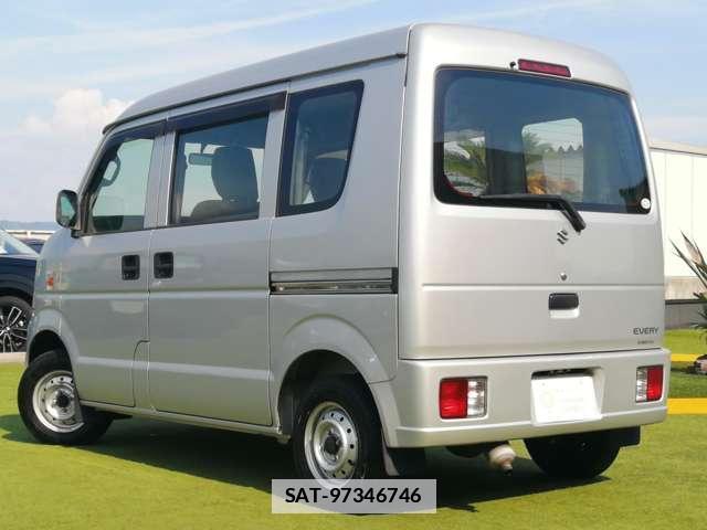Suzuki EVERY 2012-05 7819972-3