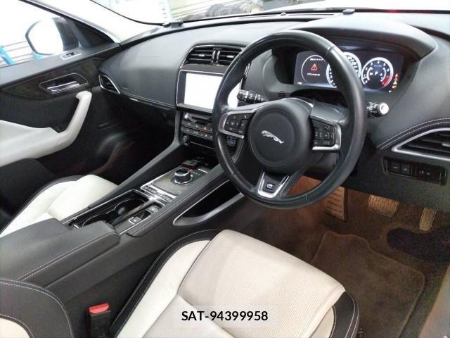 Jaguar F-PACE 2017-05 7811799-2