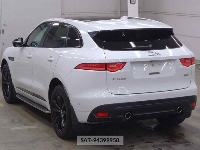 Jaguar F-PACE 2017-05 7811799-4