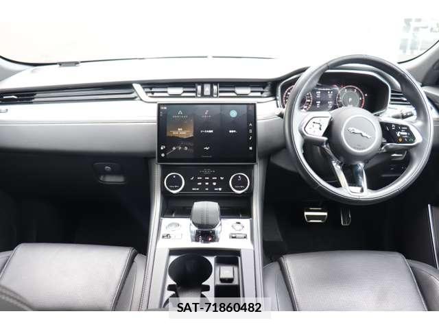 Jaguar F-PACE 2024 7811811-10