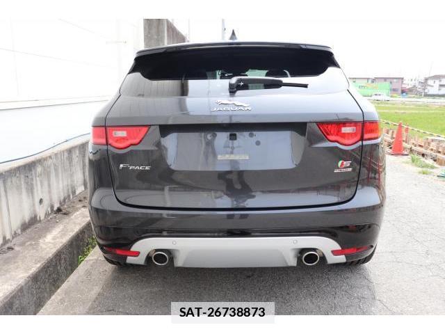 Jaguar F-PACE 2018-06 7817202-18