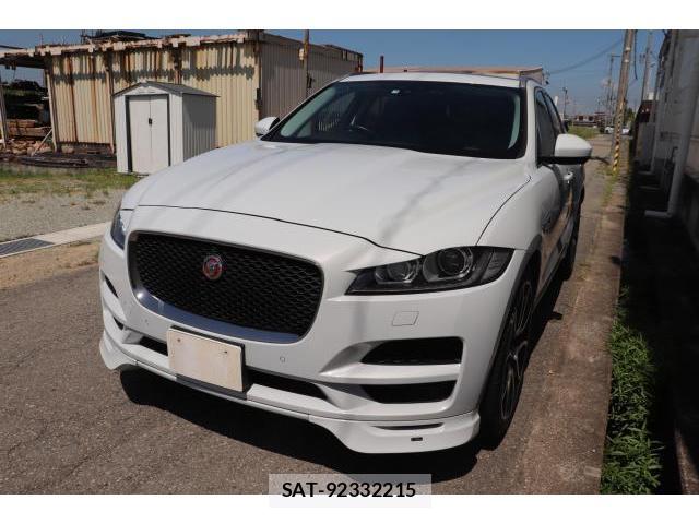 Jaguar F-PACE 2017-03 7817211-12