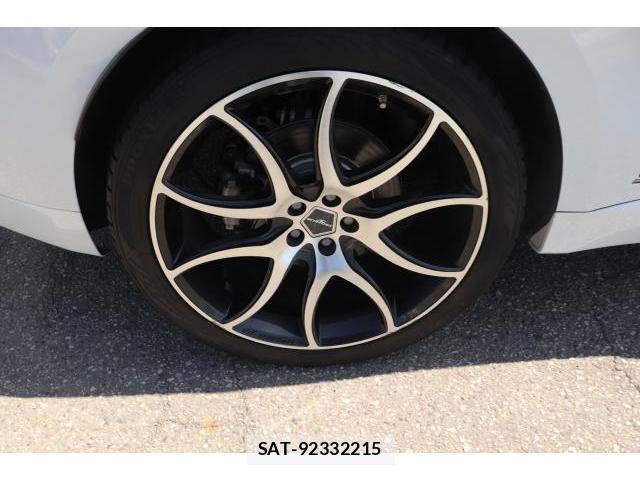 Jaguar F-PACE 2017-03 7817211-19