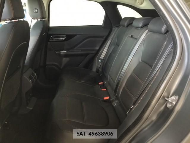 Jaguar F-PACE 2017-06 7817821-12