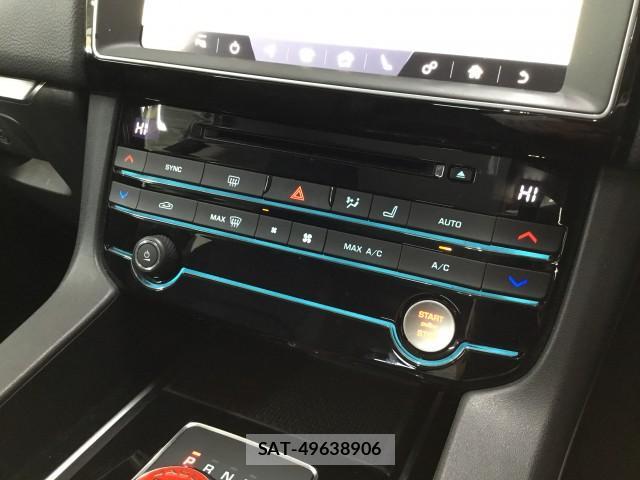 Jaguar F-PACE 2017-06 7817821-14