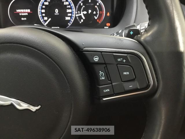 Jaguar F-PACE 2017-06 7817821-16