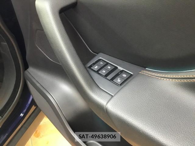 Jaguar F-PACE 2017-06 7817821-18