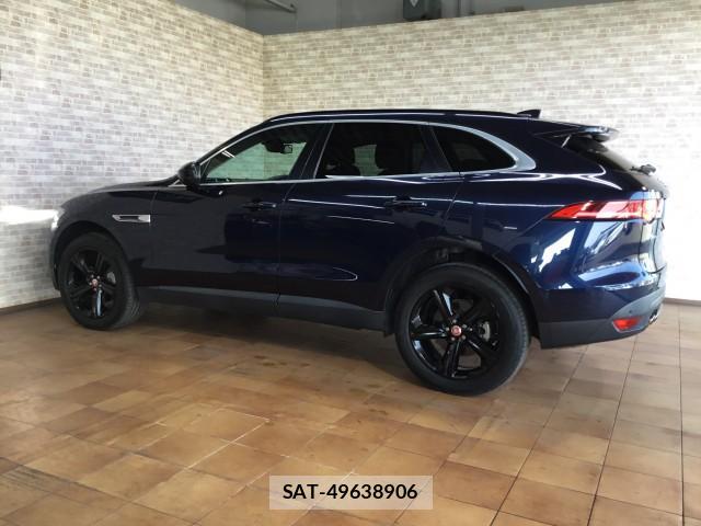 Jaguar F-PACE 2017-06 7817821-6