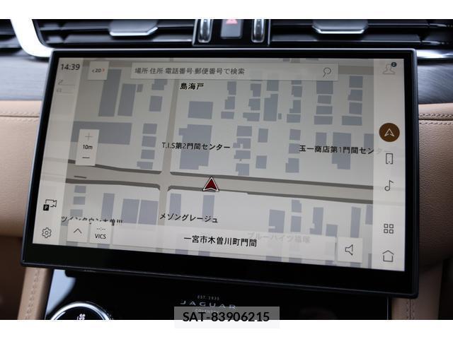 Jaguar F-PACE 2023-03 7818644-12