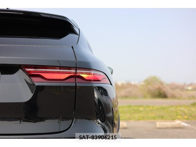 Jaguar F-PACE 2023-03 7818644-9